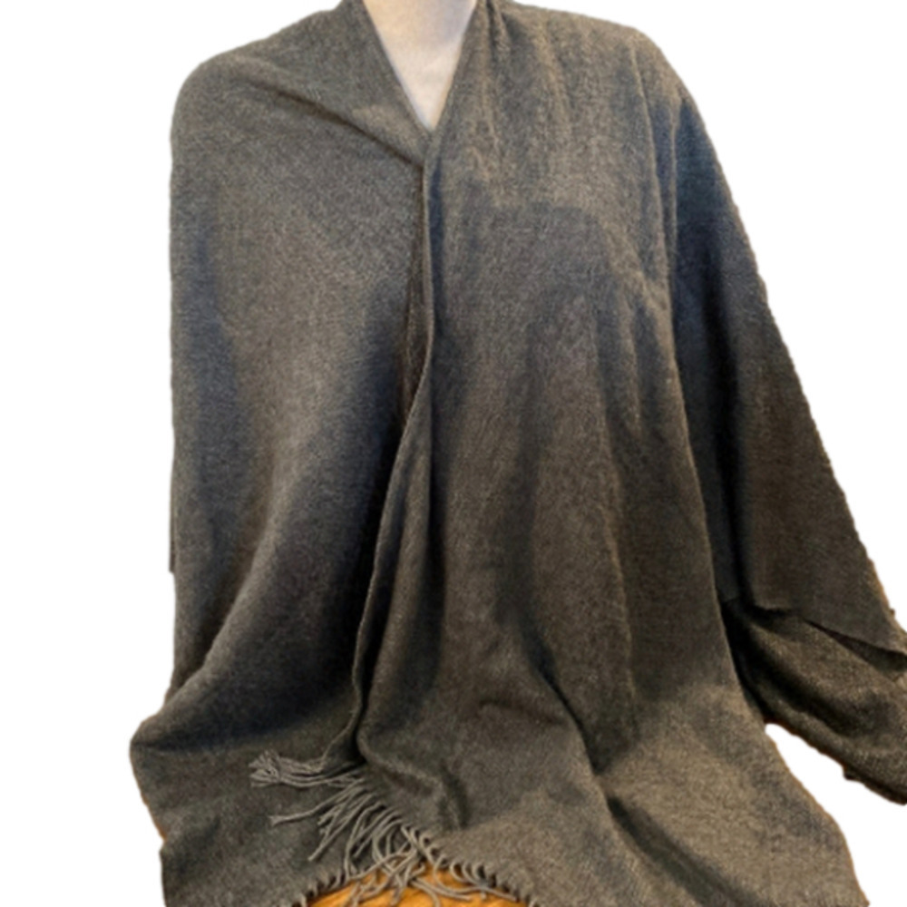 Zighilli Women's Grey Shawl  / Wrap with Tassles (One Size Fits All) Italy